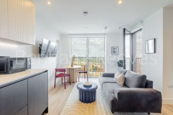 Heartwood Boulevard, Acton, W3