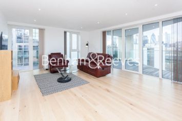 Admiralty House, Vaughan Way, E1W