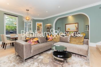 Lyndhurst Gardens, Hampstead, NW3