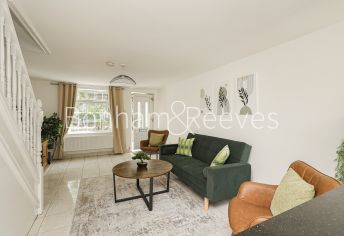 The Burroughs, Colindal, NW4