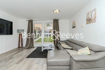 Victoria Way, Charlton, SE7