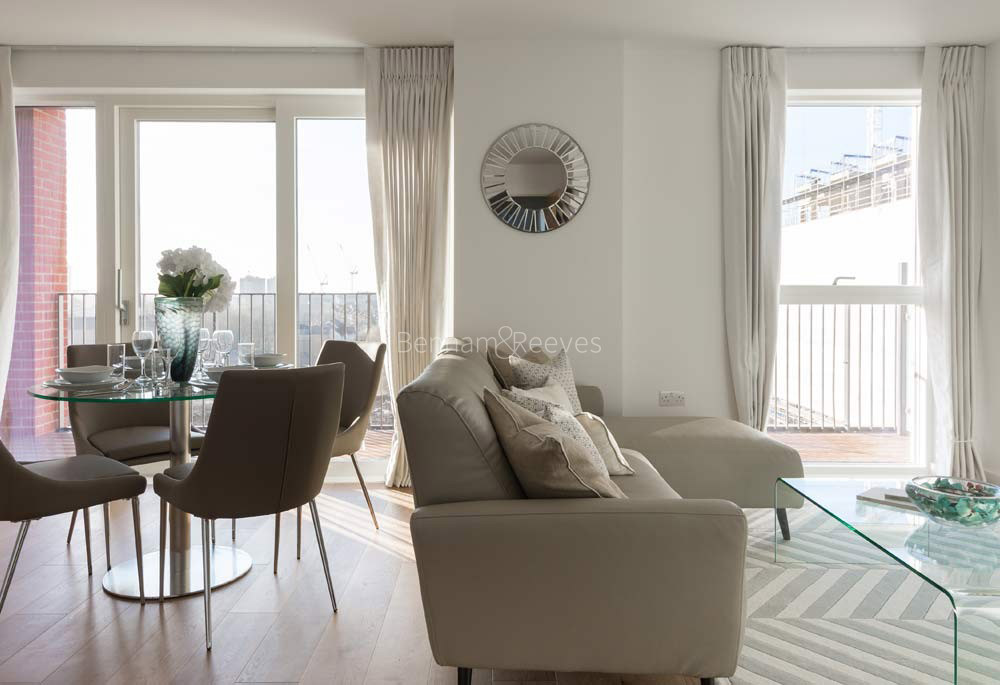 Reception view of Colindale Gardens Image 5