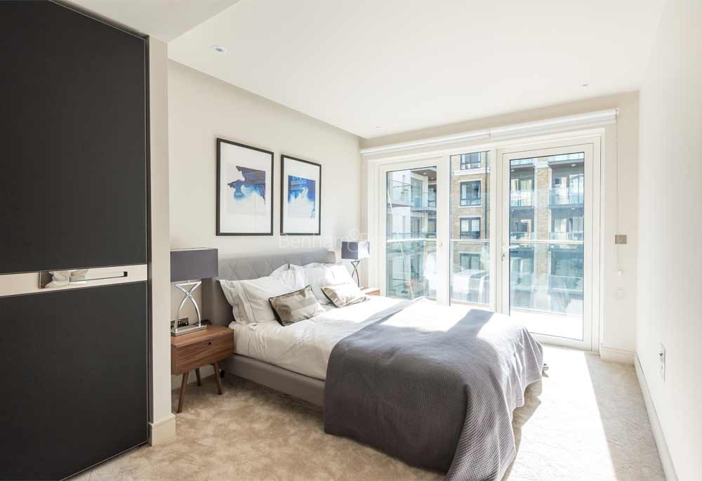 Bedroom view of Fulham Reach Image 1