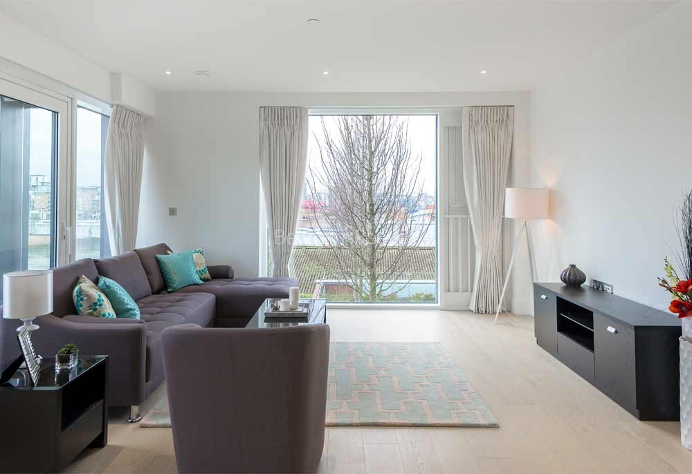 Reception view of Fulham Riverside Image 2