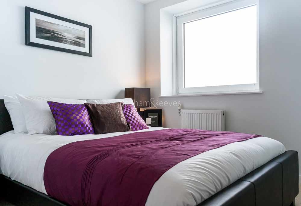 Bedroom view of Greenwich Square Image 1