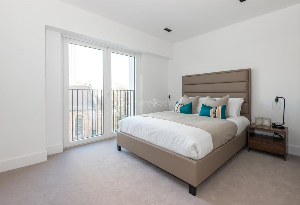Bedroom view of Keybridge Image 1