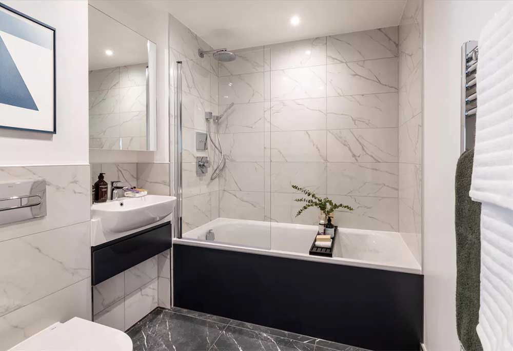 Bathroom view of One Thames Quay Image 1