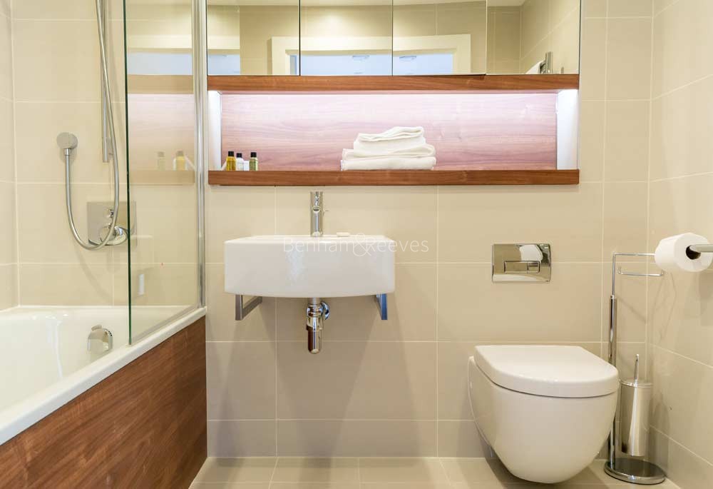 Bathroom view of Paynes & Borthwick Image 1