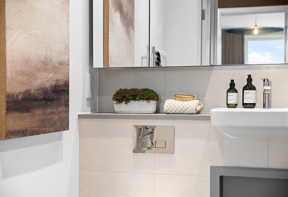 Bathroom view of Rockcliffe Square Image 1