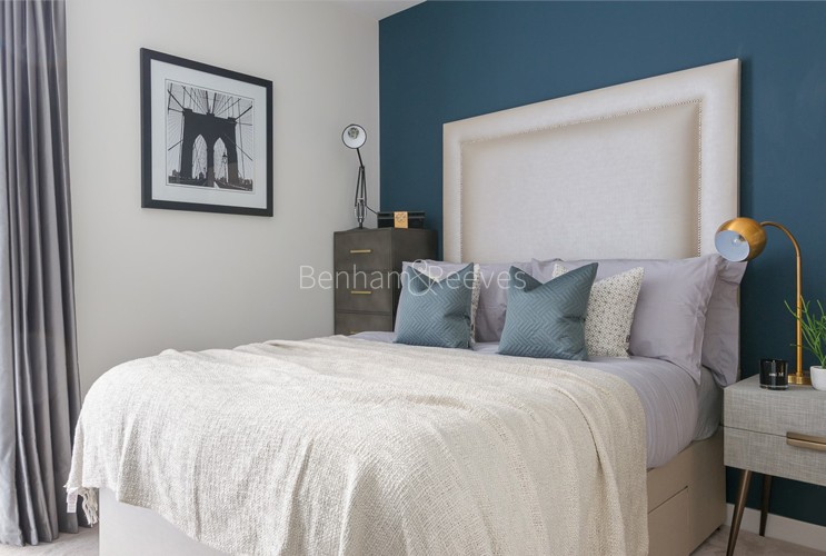 Bedroom view of Royal Wharf Image 1