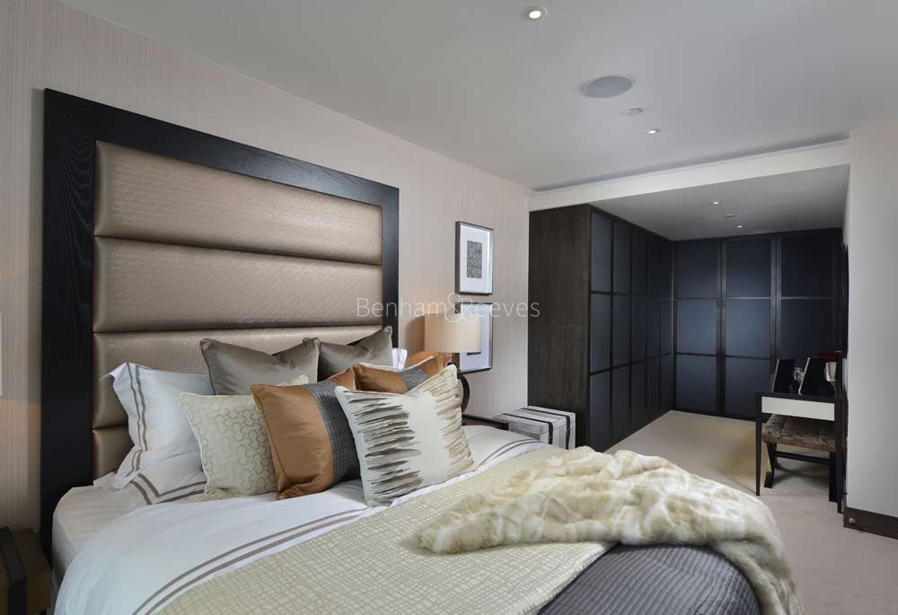 Bedroom view of Sovereign Court Image 2