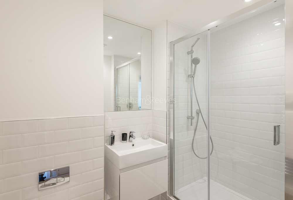 Bathroom view of The Broadway Image 1