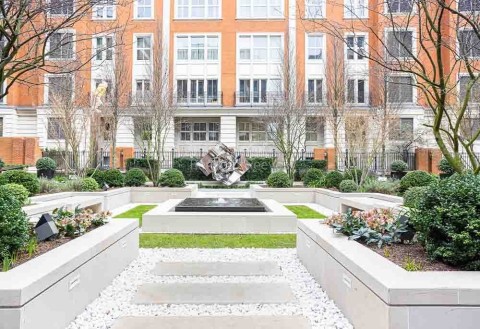 Lancer Square, Kensington, W8