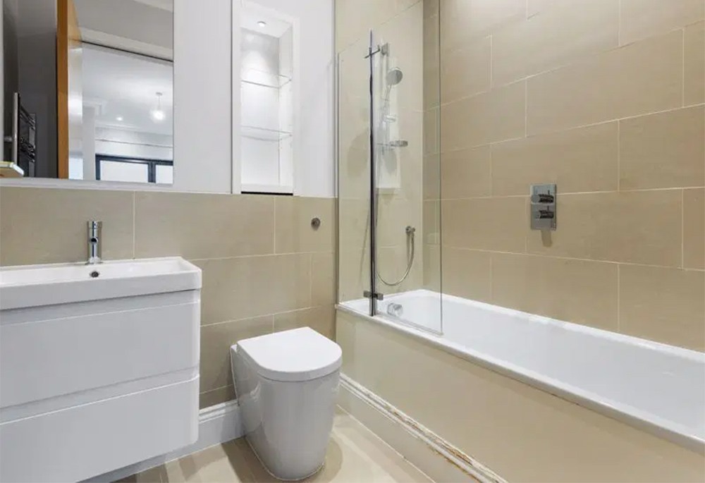 Bathroom view of 16 Greville Road Image 1