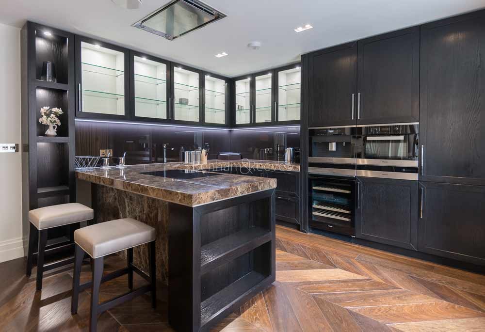 Kitchen view of 190 Strand Image 2