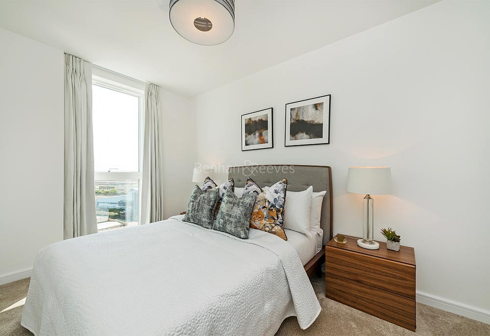 Bedroom view of Acton Gardens Image 2