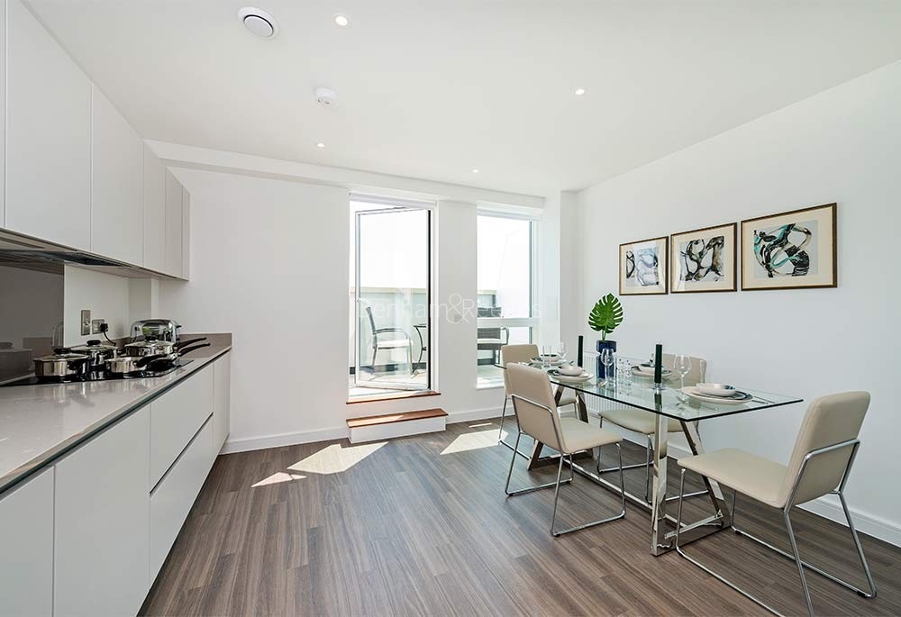 Kitchen view of Acton Gardens Image 1