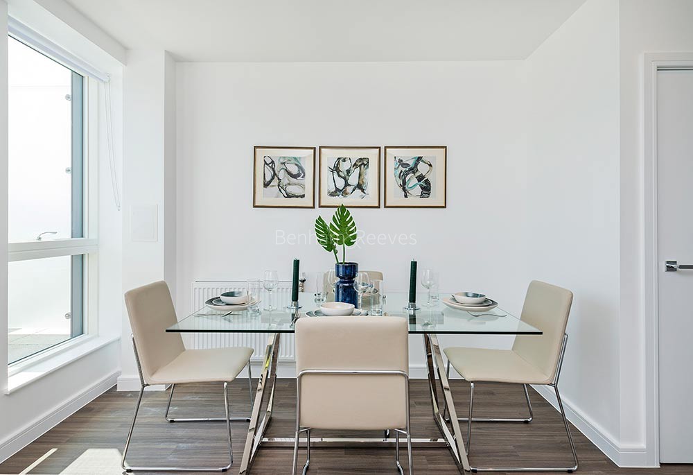 Reception view of Acton Gardens Image 1