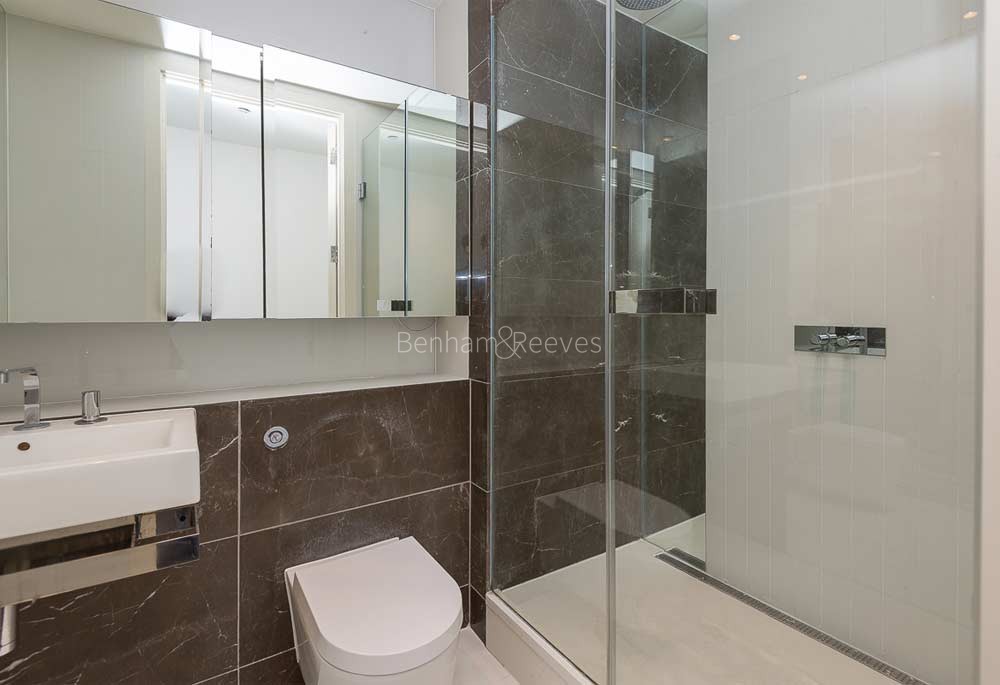 Bathroom view of Baltimore Wharf Image 1