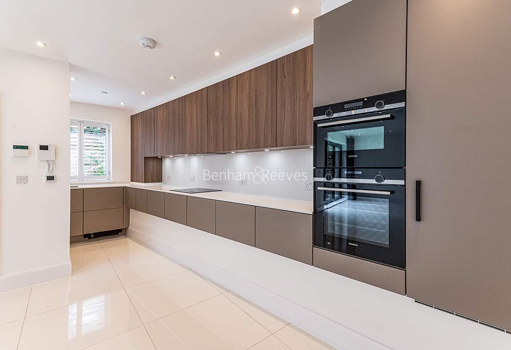 Kitchen view of Coachworks Mews Image 3
