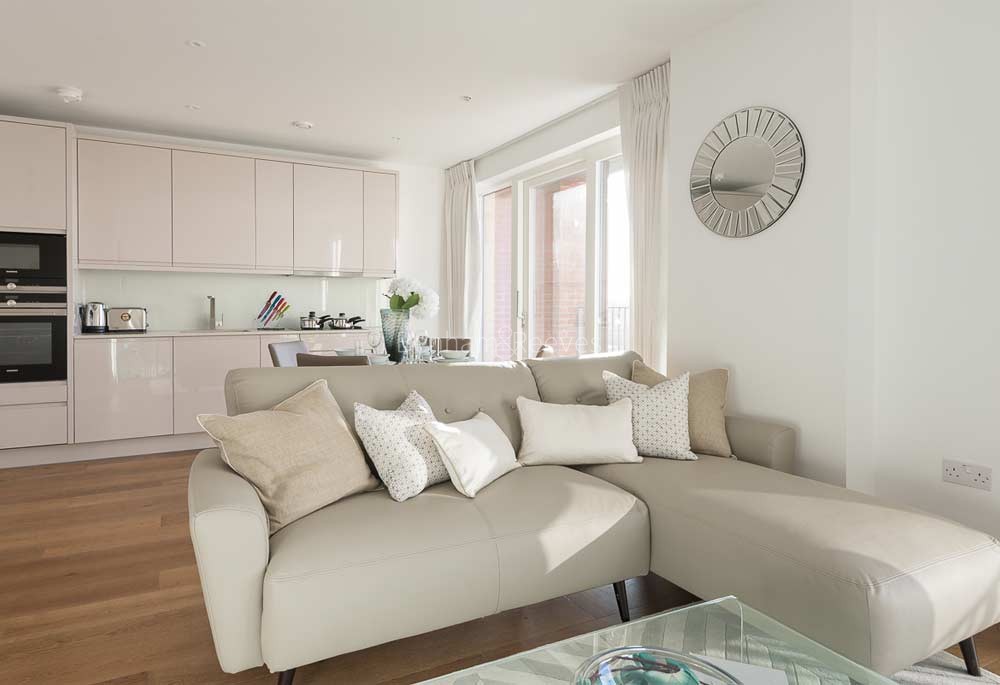 Reception view of Colindale Gardens Image 2