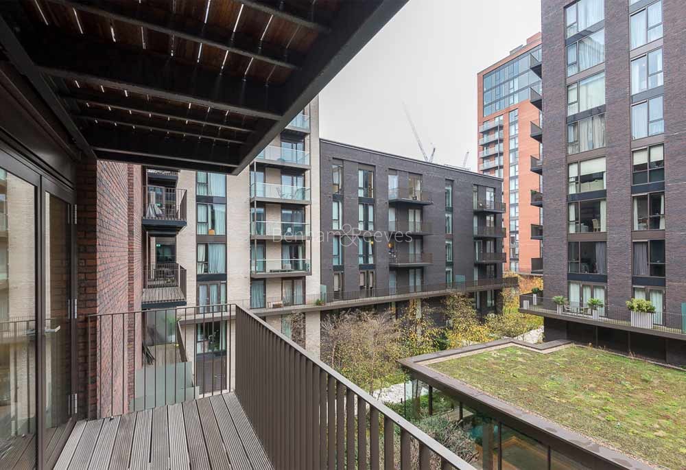 Reception view of Embassy Gardens Image 3