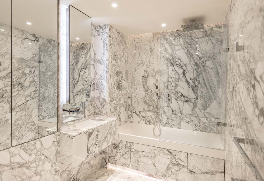 Bathroom view of Fulham Reach Image 1