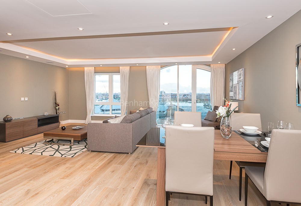 Reception view of Fulham Reach Image 1