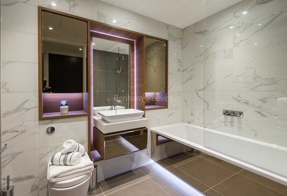 Bathroom view of Goodman's Fields Image 2