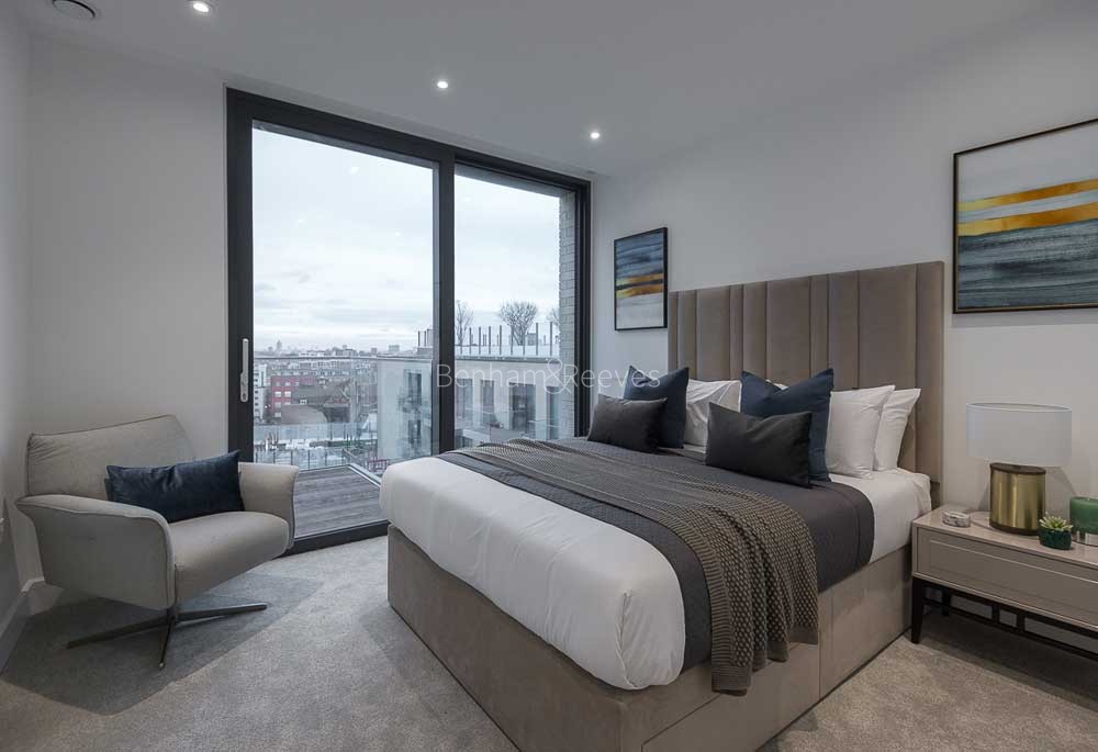 Bedroom view of Goodman's Fields Image 1