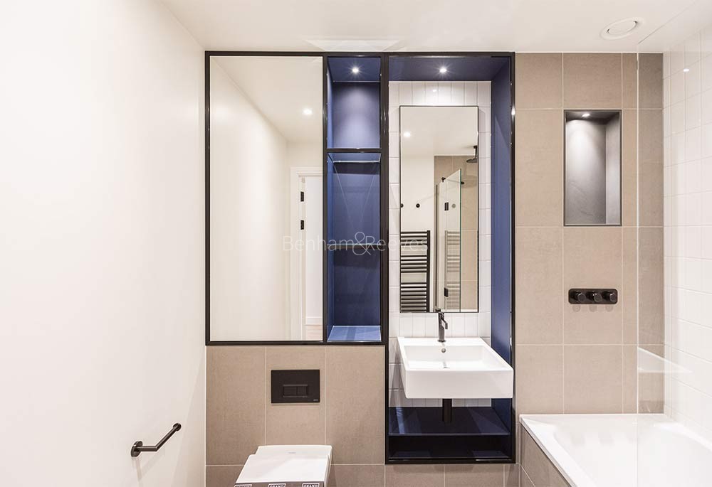 Bathroom view of Grand Union Image 3