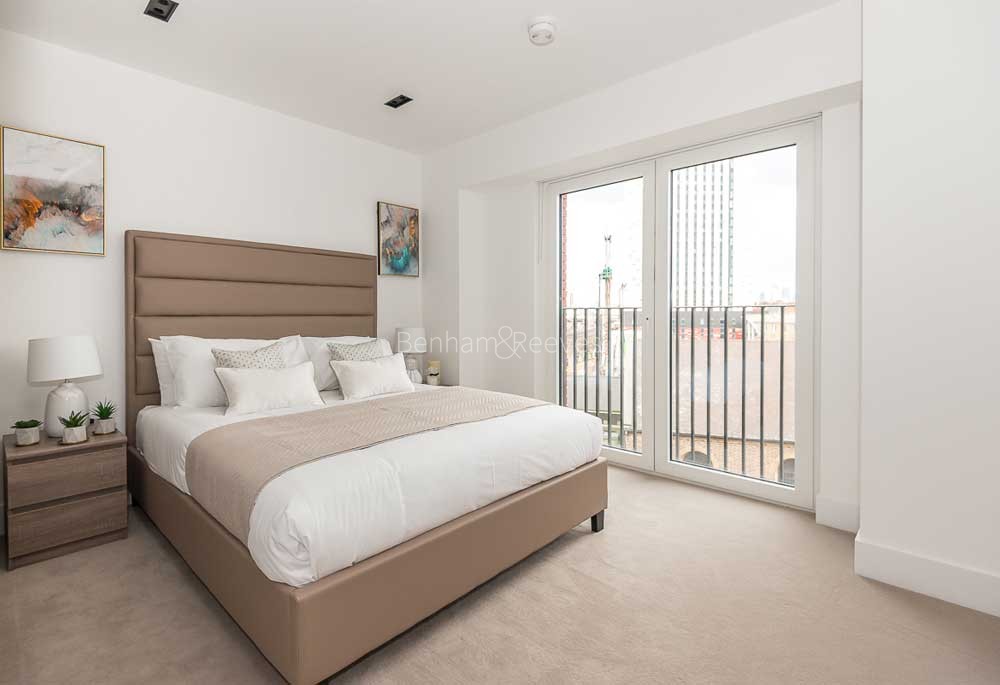 Bedroom view of Keybridge Image 1