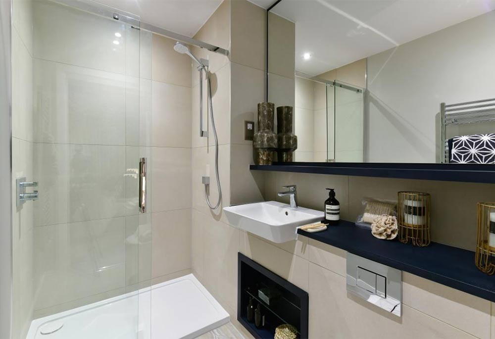 Bathroom view of Lampton Parkside Image 1