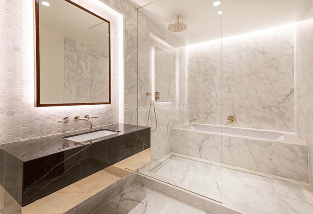 Bathroom view of Lancer Square Image 2