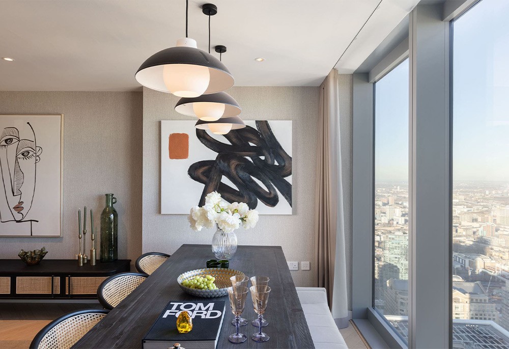 Reception view of Landmark Pinnacle Image 1