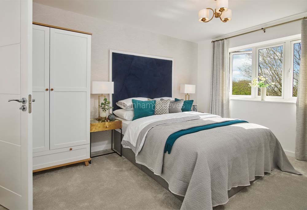 Bedroom view of Morton Park Image 5