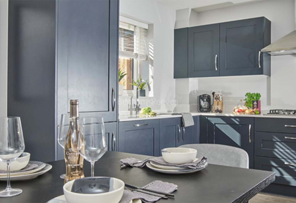 Kitchen view of Morton Park Image 2