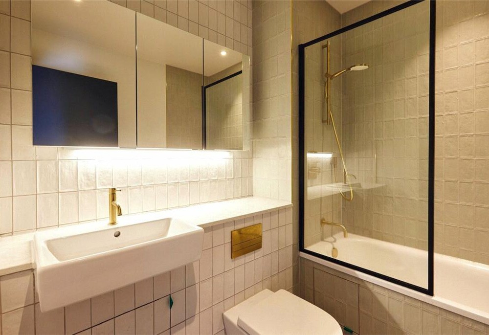 Bathroom view of New Cross Central Image 3