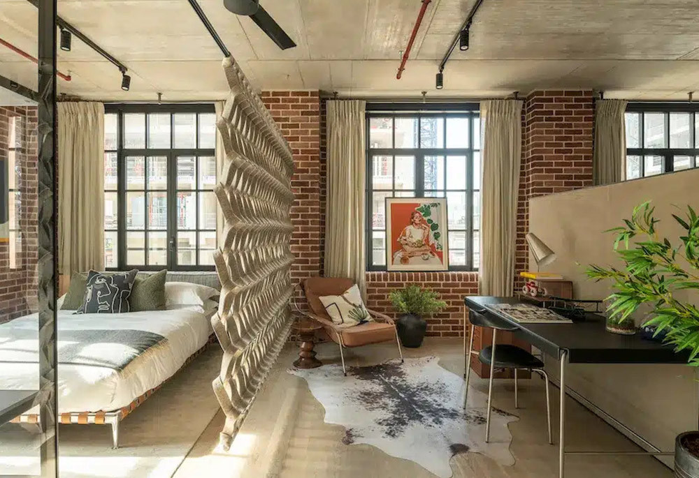 Bedroom view of No. 8 Harbord Square Image 2