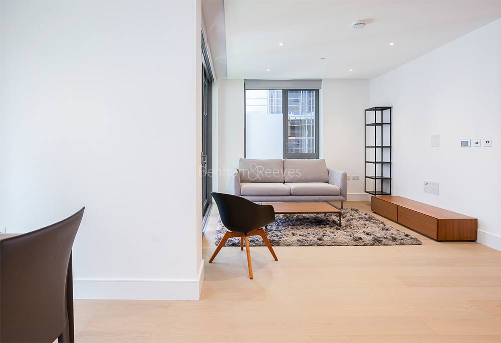 Reception view of Prince of Wales Drive Image 1