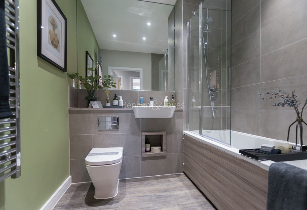 Bathroom view of Quartet Image 1