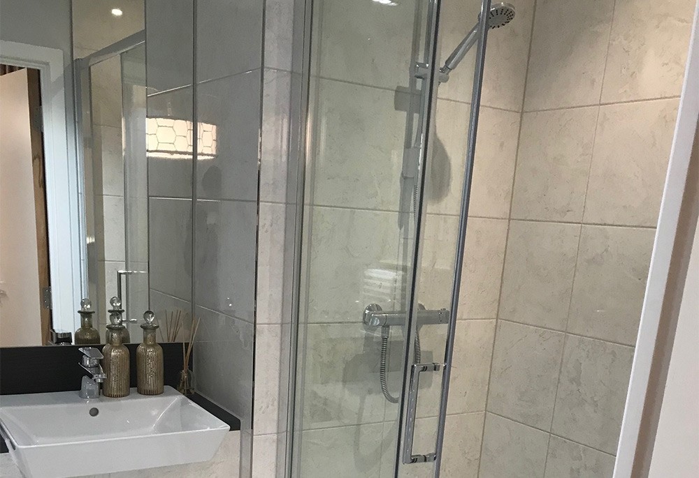 Bathroom view of Ridgeway Views Image 1