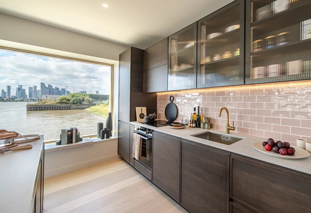 Kitchen view of Riverscape Image 1