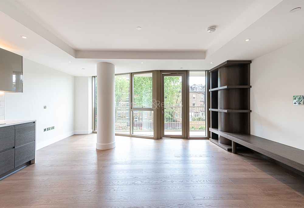 Reception view of Royal Warwick Square Image 1