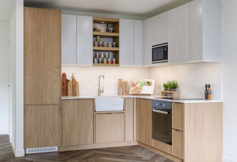 Kitchen view of Silkstream Image 2