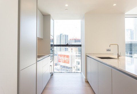 Kitchen view of South Quay Plaza Image 1