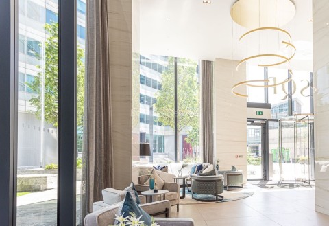 Reception view of South Quay Plaza Image 3