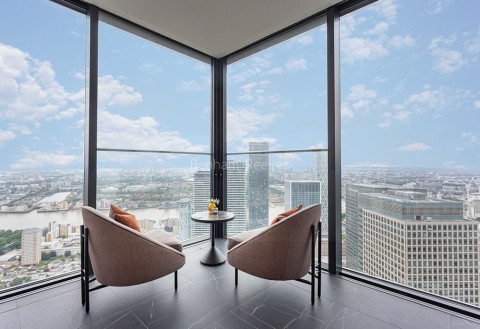 Reception view of South Quay Plaza Image 4