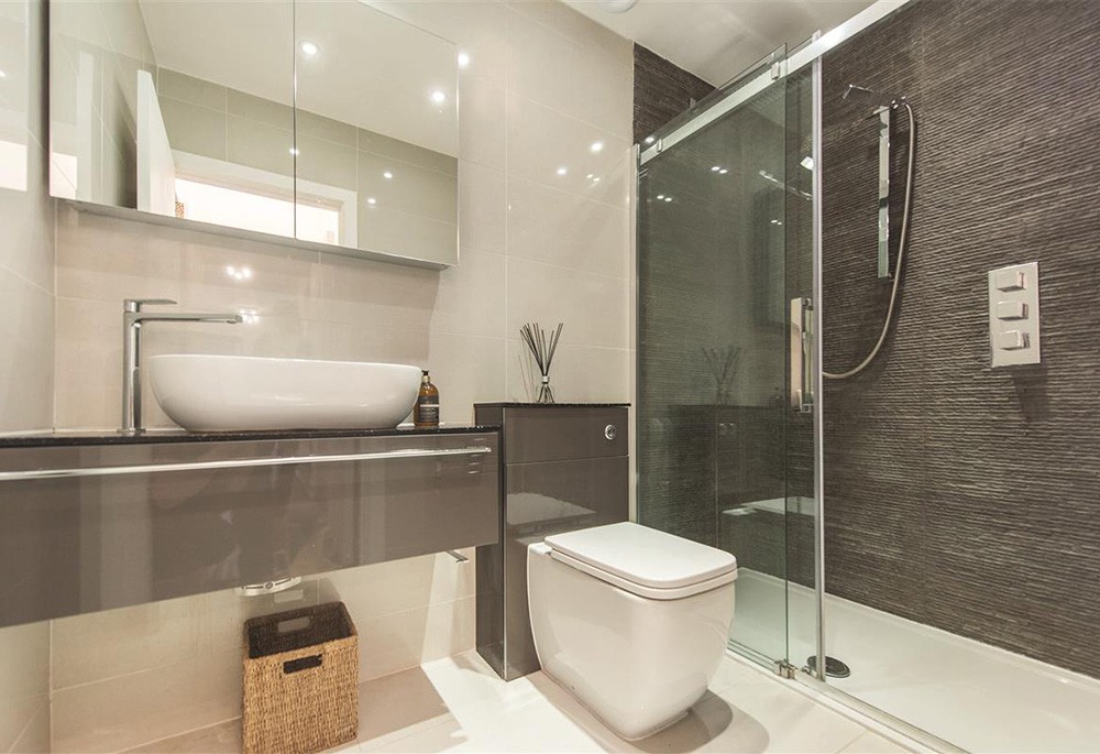 Bathroom view of The Avenue Image 1