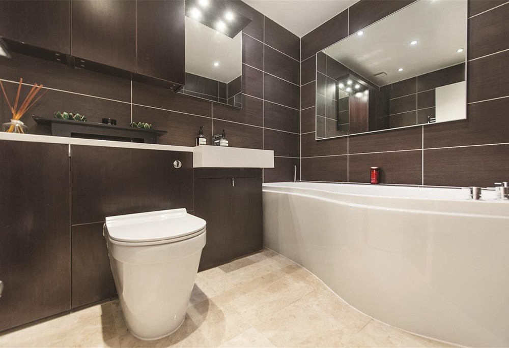 Bathroom view of The Avenue Image 2